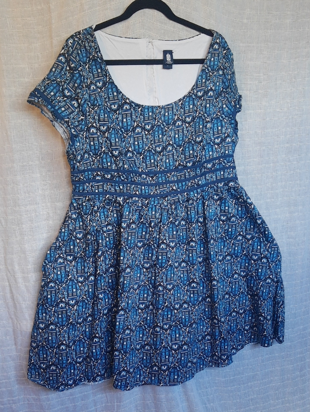 torrid Navy BBC Exclusive Label Top  *Doctor Who*